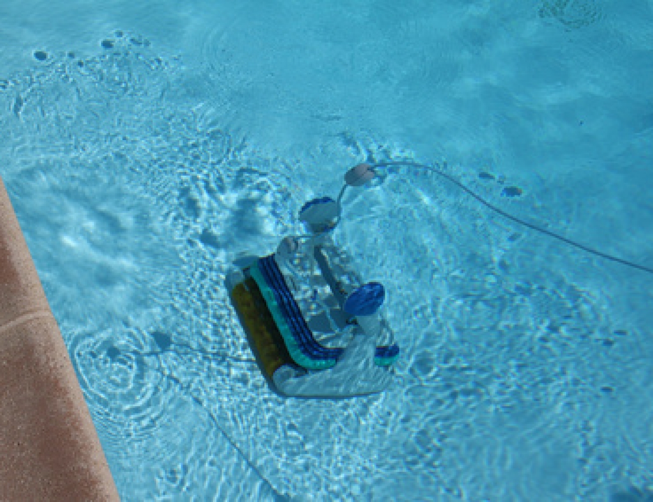 Les robots de piscine : aspiration et nettoyage automatique de votre piscine
