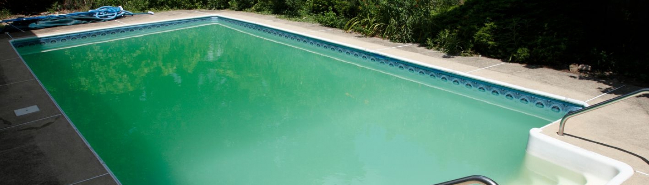 L'eau de ma piscine est verte, que faire ?