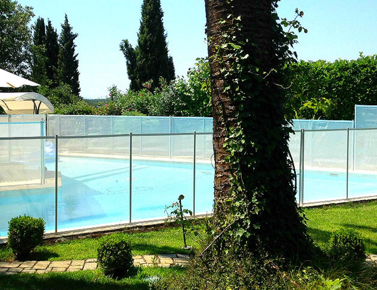 Installation barrière de sécurité piscine